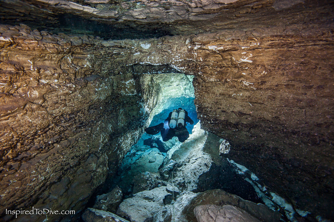 Cave diver in the Tank Cave Door Way in Mt Gambier, Australia