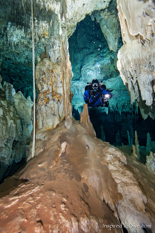 Cave diver in cenote Coop One in Sistema K'oox Baal in Mexico
